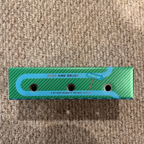 BRAND NEW Bath & Body Works mini candle set - Picture 3 of 4